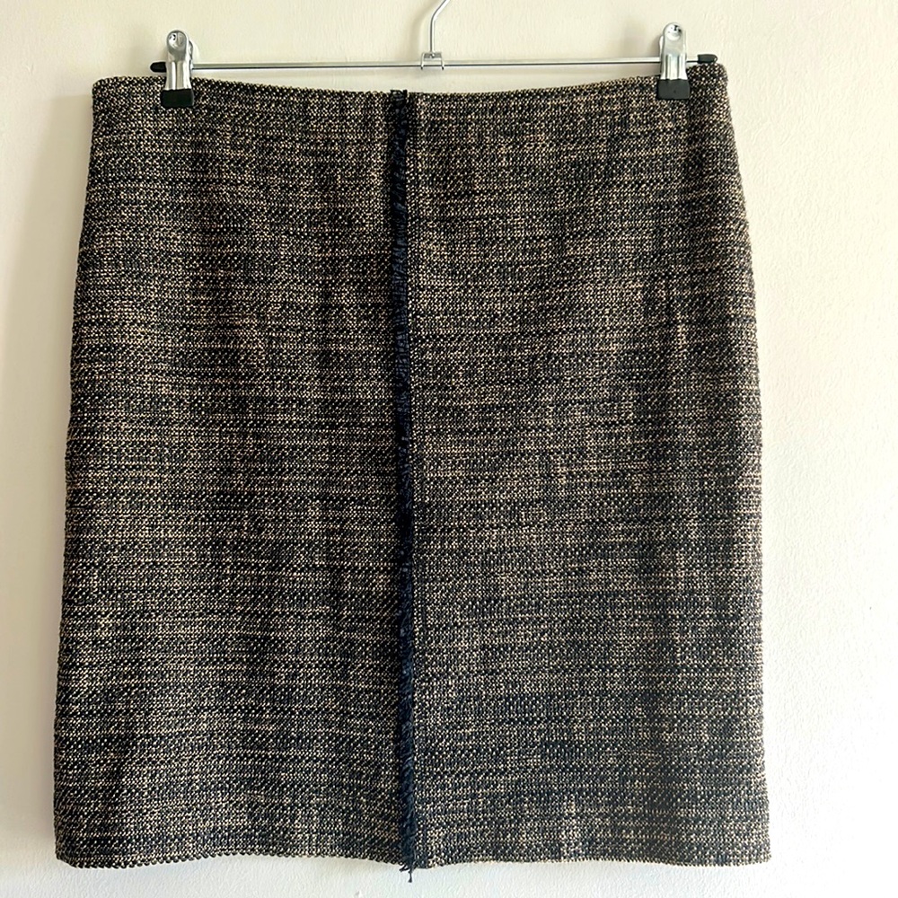 Elegant, comfortable, Chanel style, European Designer stretch skirt - as new N6
